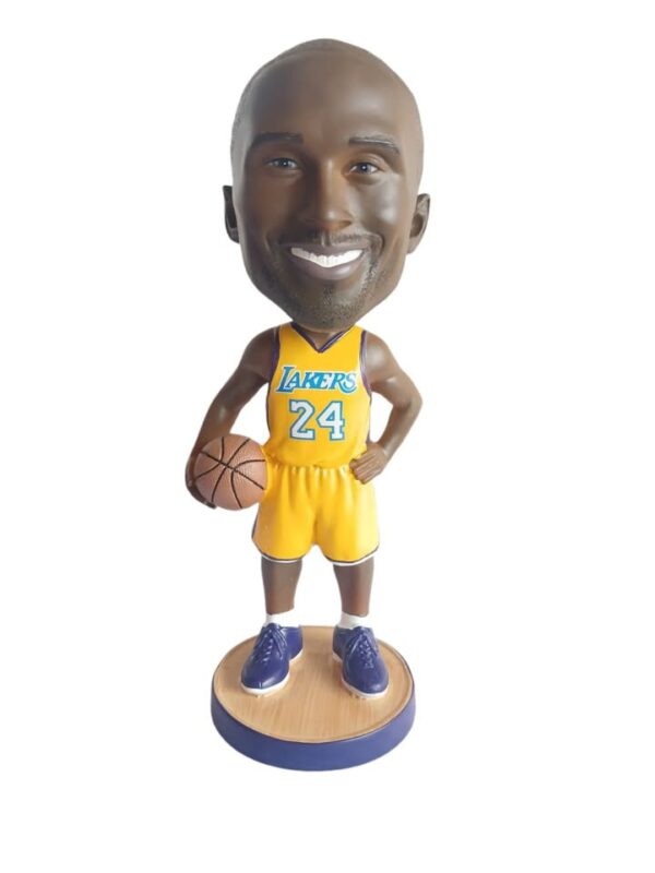Kobe Legend – Figura Bobblehead de Colección - Image 3