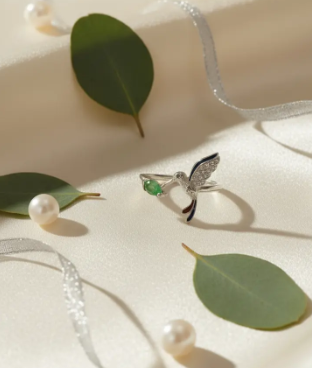 💍✨ Anillo Colibrí de Esperanza Cajuluxe Plata 925 Con Esmeralda ✨💚 - Image 2