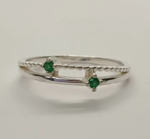 💍✨ Anillo Reflejo de Esmeraldas Cajuluxe Plata 925 Con Esmeralda💚
