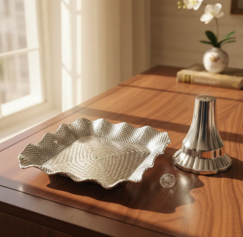 ✨🍬 Bandeja Dulcera Decorativa Cuadrada Ondulada Con Base Plateada🍫🏡 - Image 8